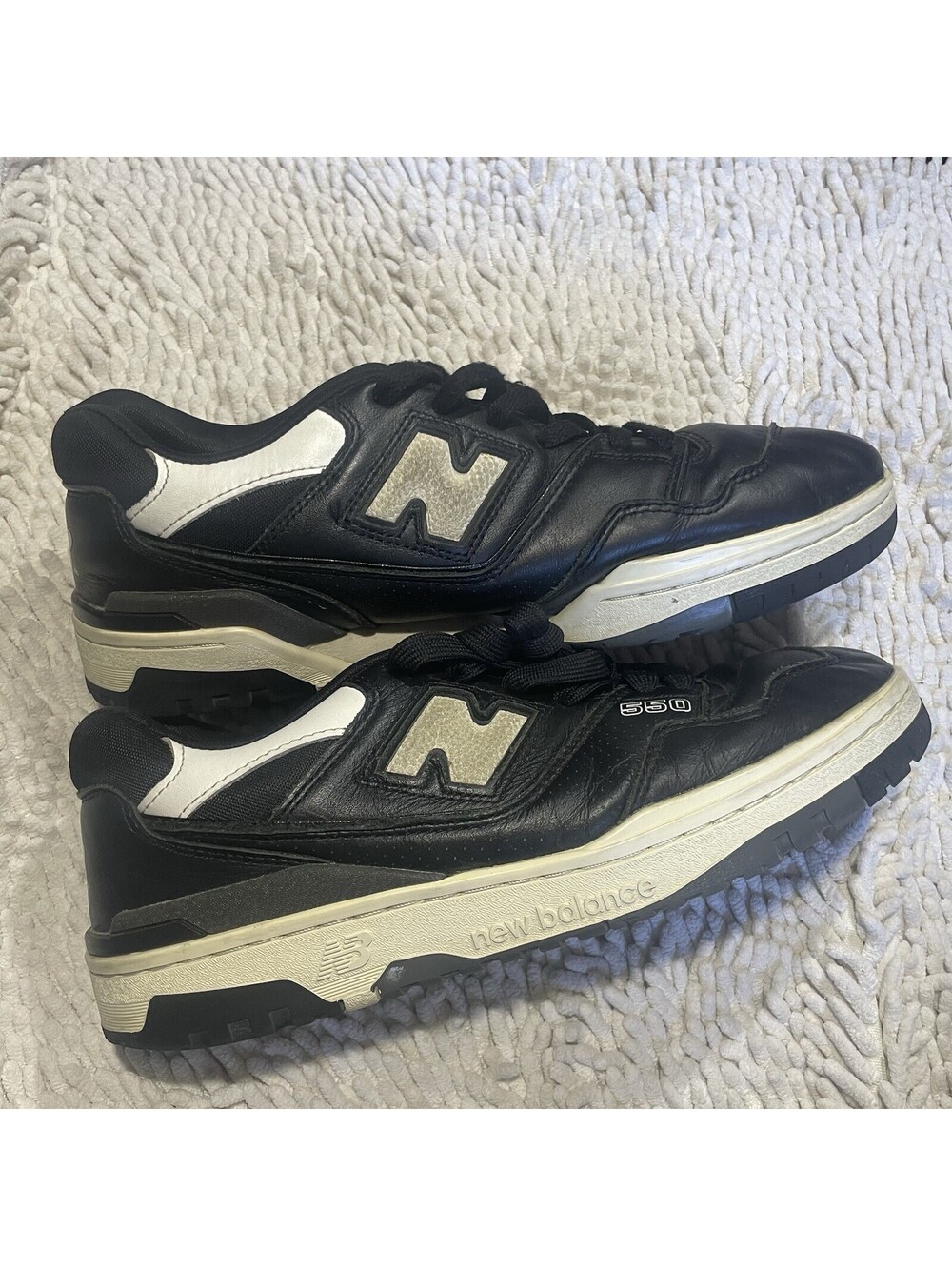 New Balance Mens 550 BB550LBW Black White Lace-Up Sneaker Size 11 No Insoles